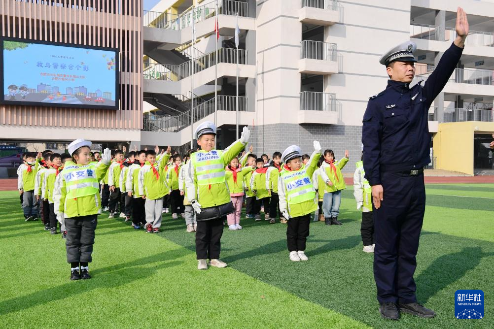 多彩活動迎接中國人民警察節